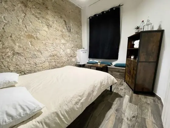 Tek Büyük Yataklı Oda, Ortak Banyo