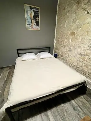 Tek Büyük Yataklı Oda, Ortak Banyo