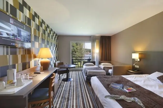 Family Oda, Göl Manzaralı