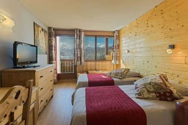 Standard Üç Kişilik Oda, Balkon, Dağ Manzaralı