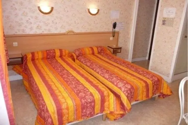 Üç Kişilik Oda