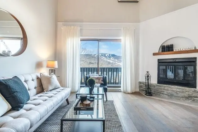 Stunning condo + loft on Lake Tremblant