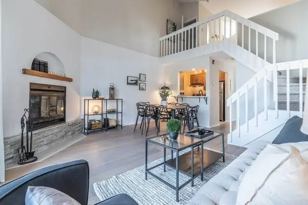 Stunning condo + loft on Lake Tremblant