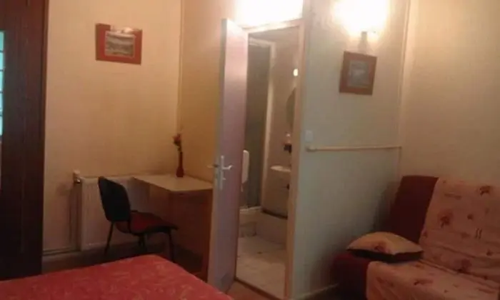 Üç Kişilik Oda