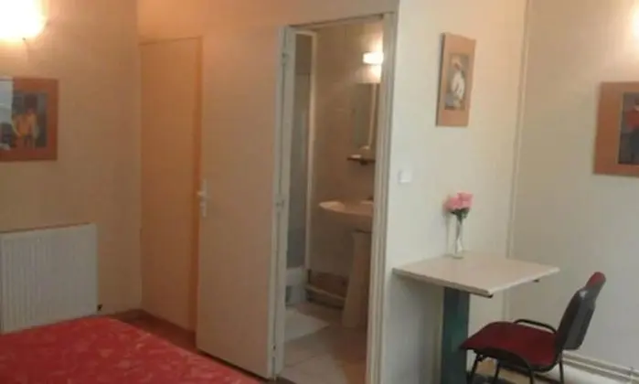 Üç Kişilik Oda