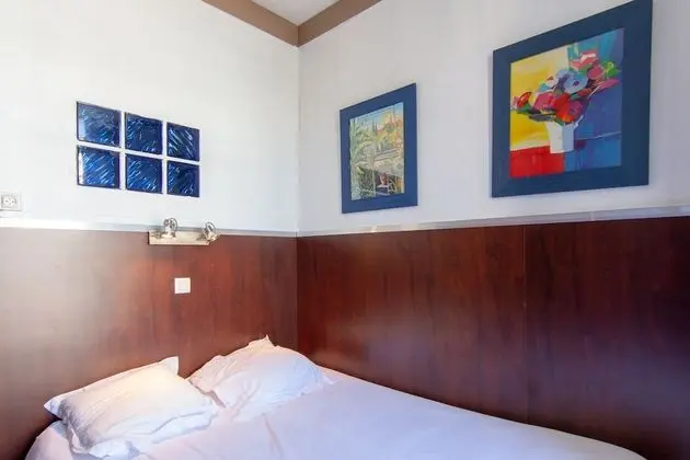 Classic Tek Büyük Yataklı Oda