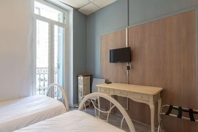 Comfort Tek Büyük veya İki Ayrı Yataklı Oda