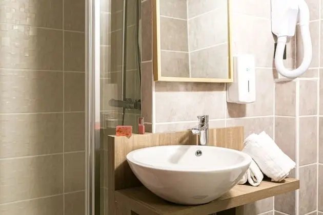 Chambre Triple Confort 3 lits (Côté Jardin)