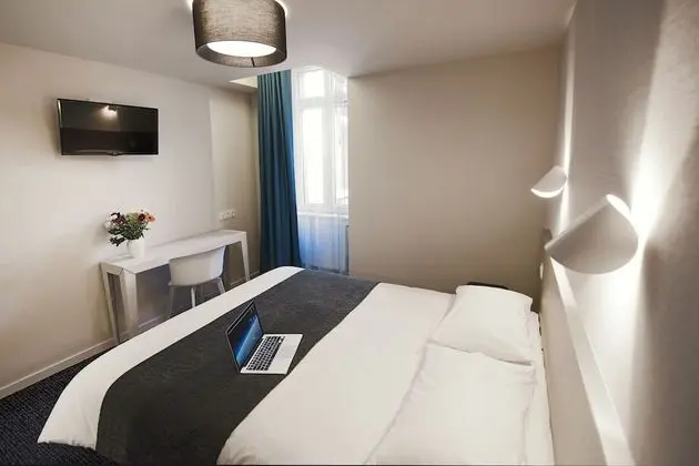 Comfort Tek Büyük Yataklı Oda