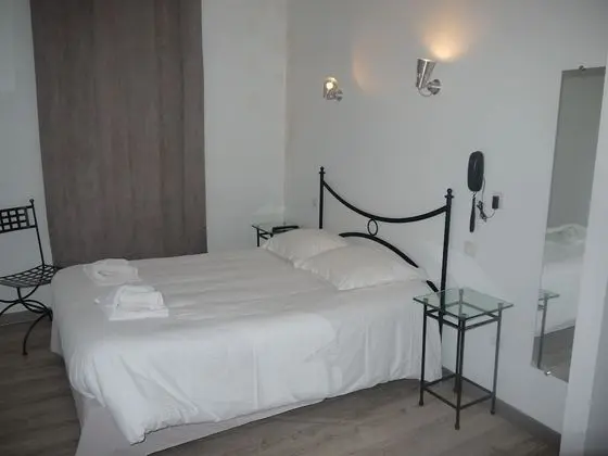 Tek Büyük Yataklı Oda, 1 Çift Kişilik Yatak