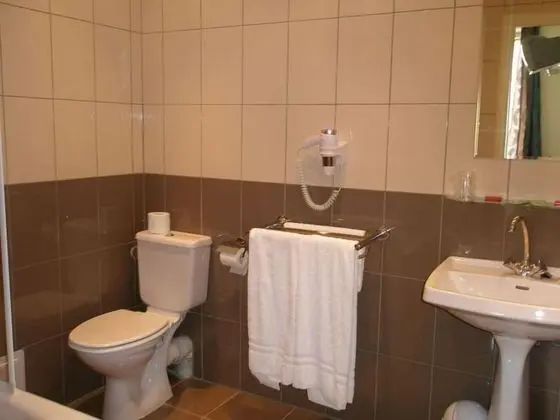 Üç Kişilik Oda, Birden Çok Yatak