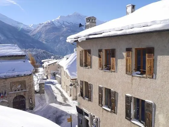 Classic Tek Büyük Yataklı Oda