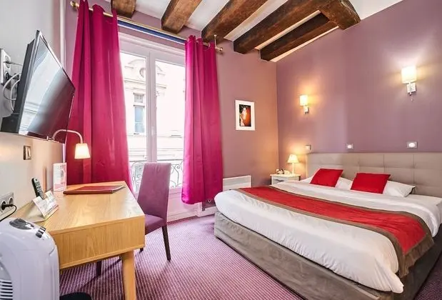 Comfort Tek Büyük Yataklı Oda