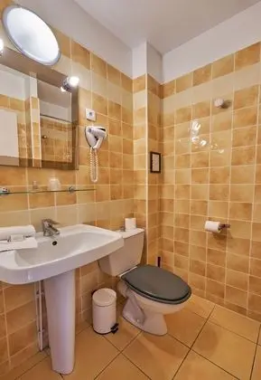Comfort Tek Büyük Yataklı Oda