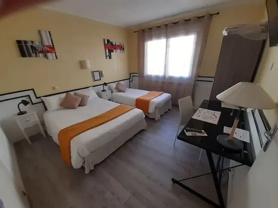 Üç Kişilik Oda
