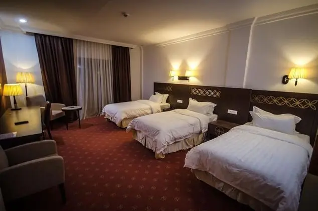 Üç Kişilik Oda