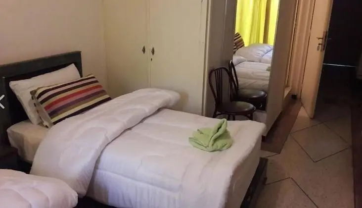 Tek Büyük veya İki Ayrı Yataklı Oda