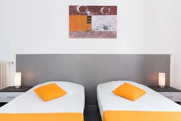 Üç Kişilik Oda