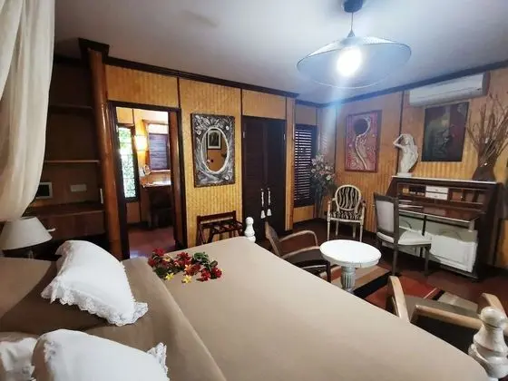 Junior Süit, Bahçeli