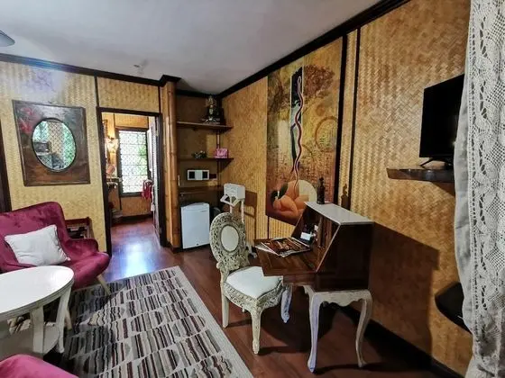 Junior Süit, Bahçeli