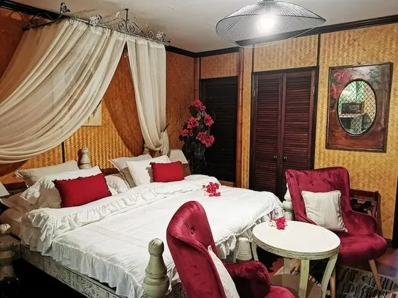 Junior Süit, Bahçeli