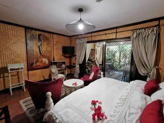 Junior Süit, Bahçeli