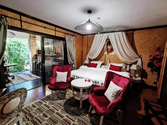 Junior Süit, Bahçeli