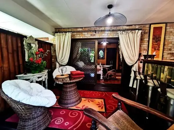 Junior Süit, Bahçeli