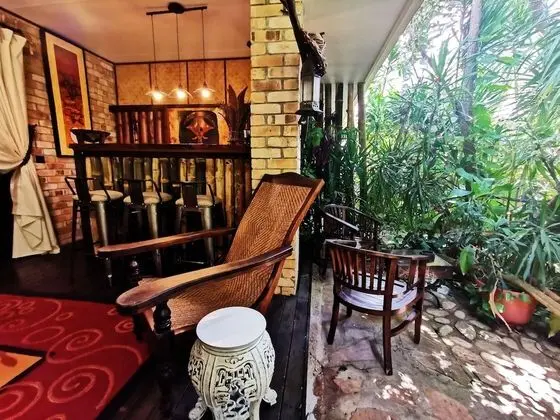 Junior Süit, Bahçeli