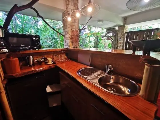 Junior Süit, Bahçeli