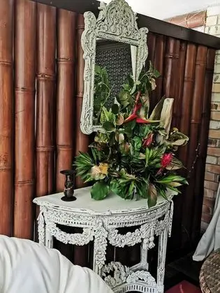 Junior Süit, Bahçeli