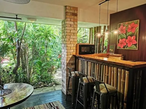 Junior Süit, Bahçeli