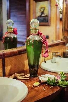 Junior Süit, Bahçeli