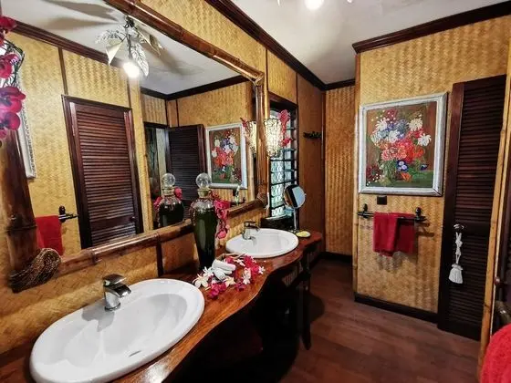 Junior Süit, Bahçeli