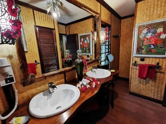 Junior Süit, Bahçeli