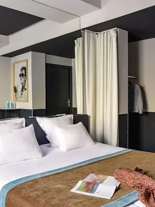 Classic Tek Büyük Yataklı Oda