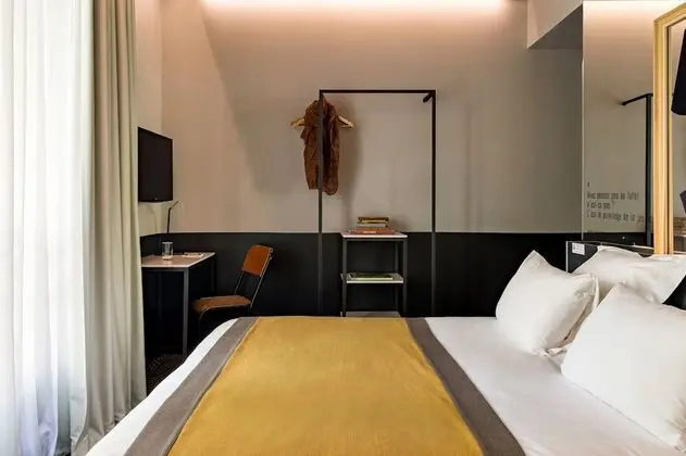 Classic Tek Büyük Yataklı Oda