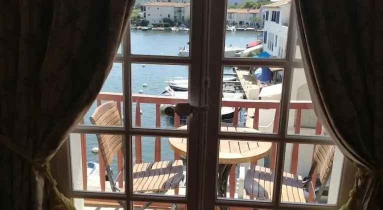 Tek Büyük Yataklı Oda, Marina Manzaralı