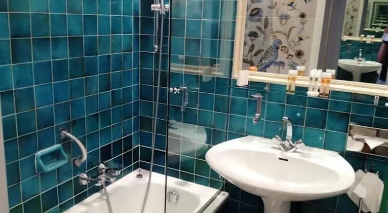 Tek Büyük Yataklı Oda, Marina Manzaralı
