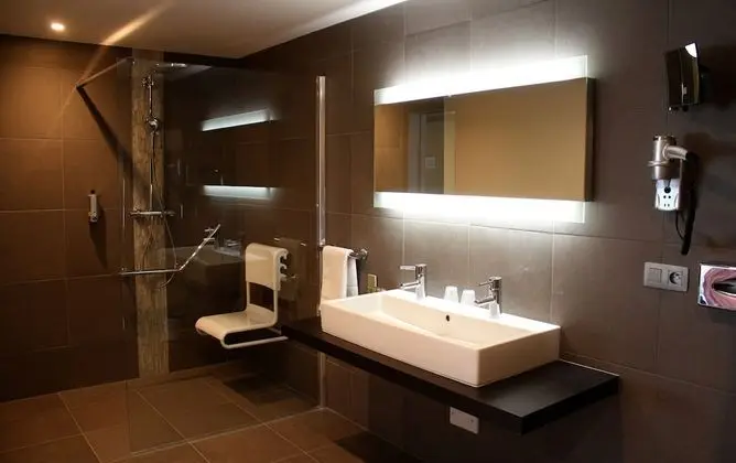 Superior Tek Büyük veya İki Ayrı Yataklı Oda