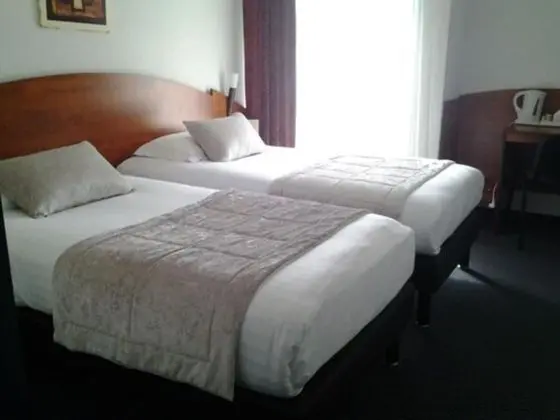 Comfort Tek Büyük veya İki Ayrı Yataklı Oda