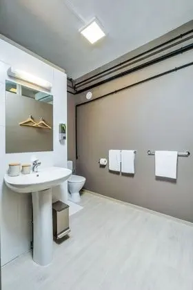 Economy Tek Büyük Yataklı Oda (302)