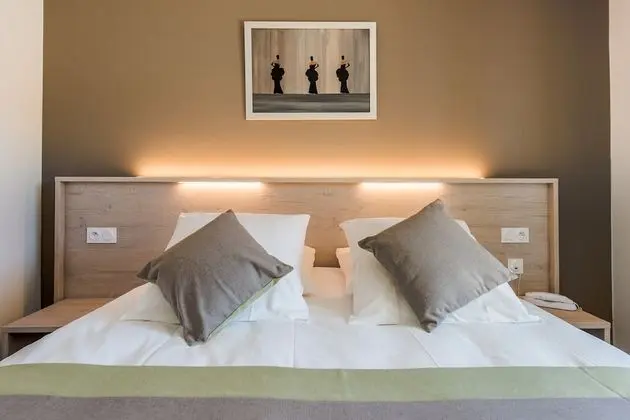 Comfort Tek Büyük veya İki Ayrı Yataklı Oda