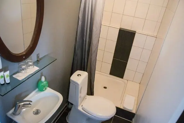 Standard Tek Büyük veya İki Ayrı Yataklı Oda, Özel Banyo