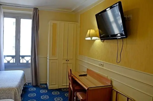 Üç Kişilik Oda