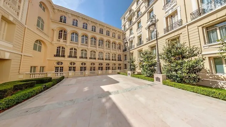 Deluxe Oda, Avlu Manzaralı (City or Courtyard View)