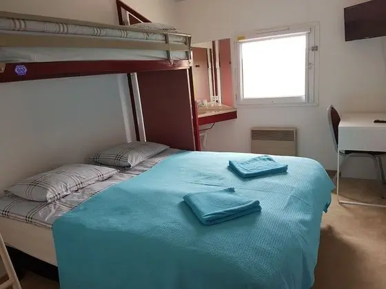 Üç Kişilik Oda, Ortak Banyo