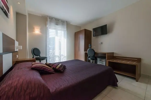 Classic Tek Büyük Yataklı Oda