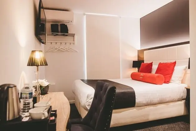 Business Tek Büyük Yataklı Oda
