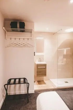 Business Tek Büyük Yataklı Oda
